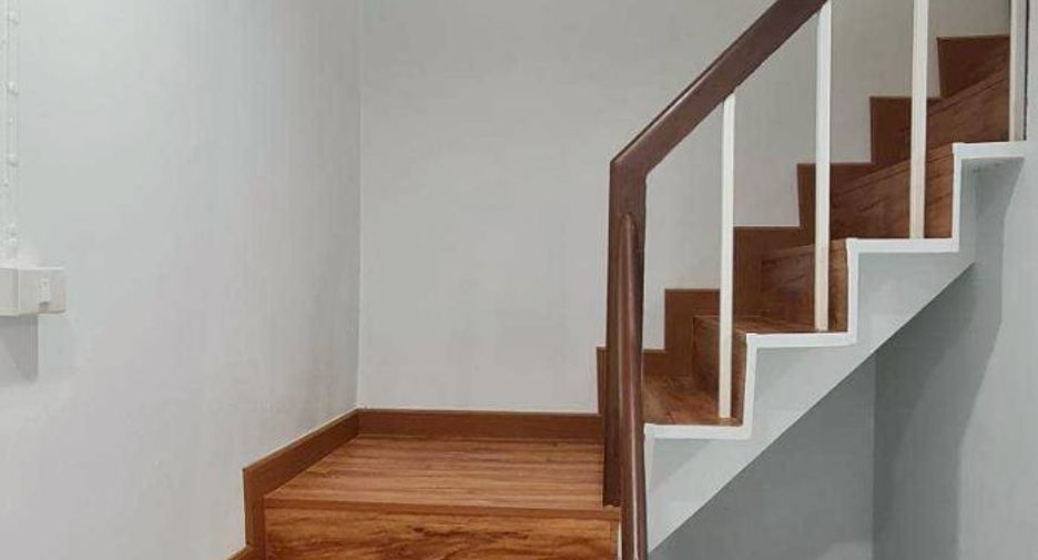 Reihenhaus zum Kauf mit 2 Zimmer in Saphan Sung, Bangkok