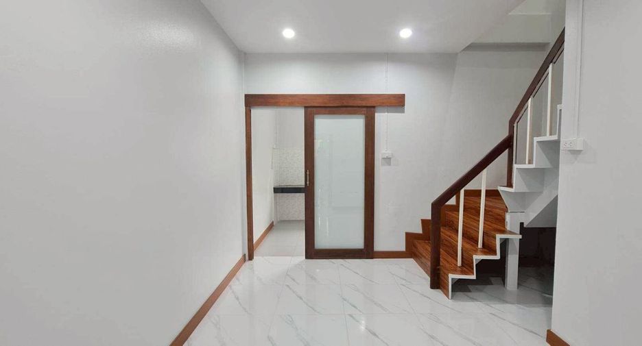Reihenhaus zum Kauf mit 2 Zimmer in Saphan Sung, Bangkok
