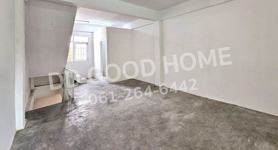 For rent 2 bedrooms retail Space in Bangkok Yai, Bangkok