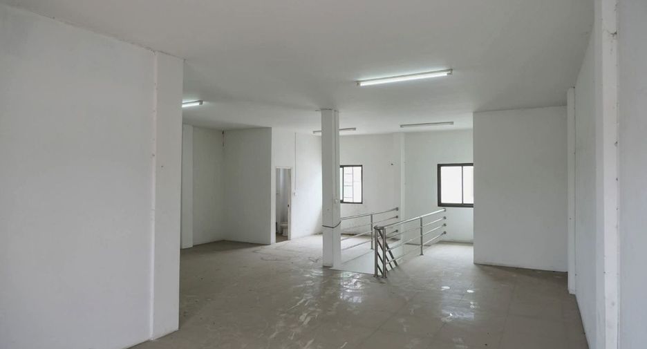 Продажа торговое помещение в Khlong Luang, Патумтани