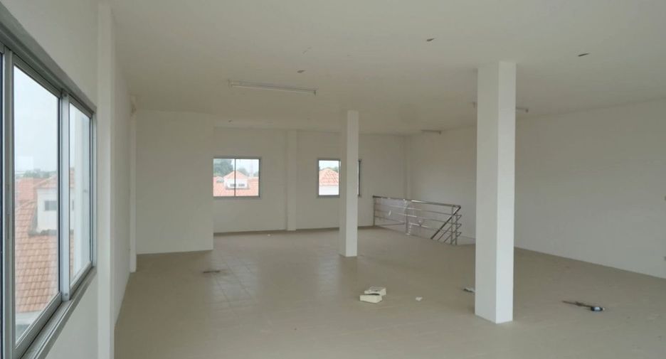 For sale retail Space in Lam Luk Ka, Pathum Thani