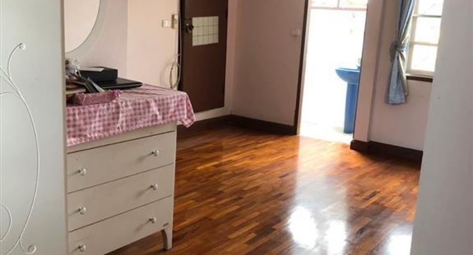 For sale 6 bedrooms house in Min Buri, Bangkok