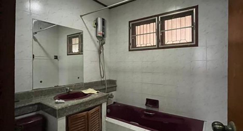 For sale 6 bedrooms house in Min Buri, Bangkok