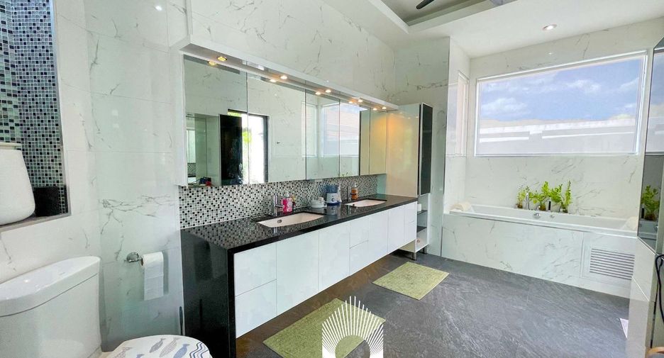 For sale 3 bedrooms villa in Hua Hin, Prachuap Khiri Khan