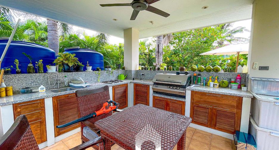 For sale 3 bedrooms villa in Hua Hin, Prachuap Khiri Khan