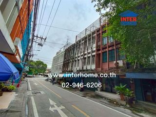 For sale 3 bedrooms retail Space in Bang Sue, Bangkok