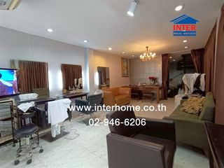 For sale 3 bedrooms retail Space in Bang Sue, Bangkok