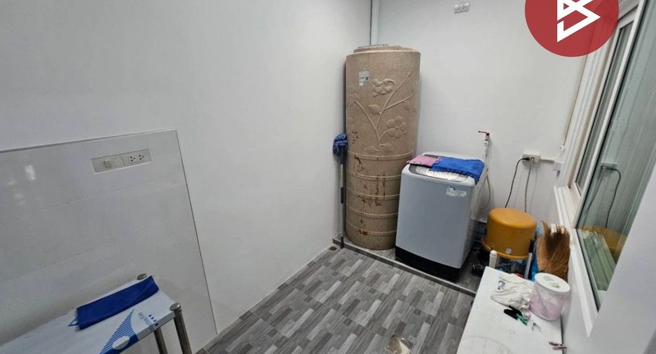 For sale 4 bedrooms townhouse in Bang Phli, Samut Prakan