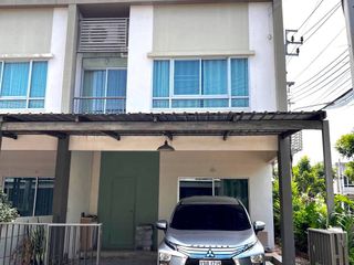 For sale 3 bedrooms townhouse in Sai Mai, Bangkok