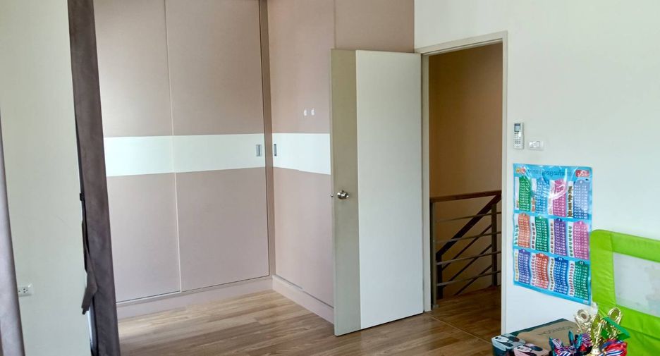 For sale 3 bedrooms townhouse in Sai Mai, Bangkok