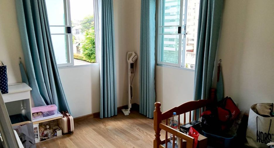 For sale 3 bedrooms townhouse in Sai Mai, Bangkok