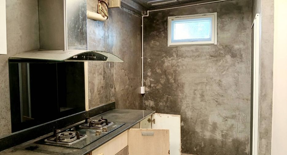 For sale 3 bedrooms townhouse in Sai Mai, Bangkok