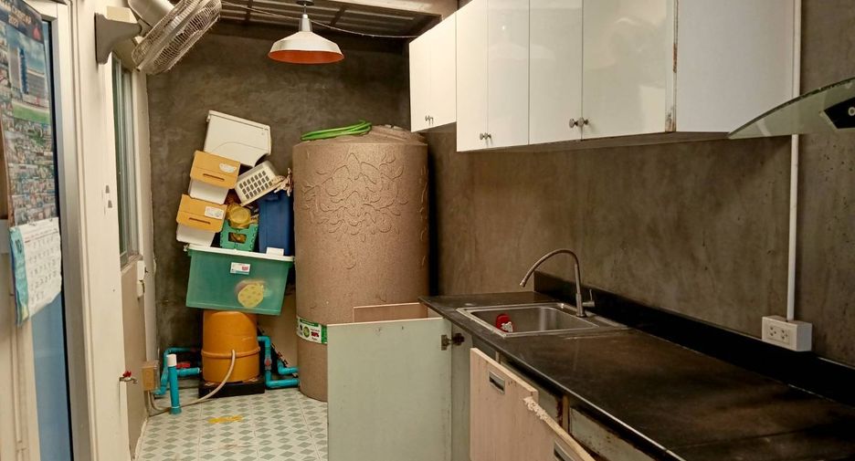 For sale 3 bedrooms townhouse in Sai Mai, Bangkok