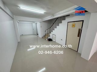 For sale 3 bedrooms retail Space in Lat Phrao, Bangkok
