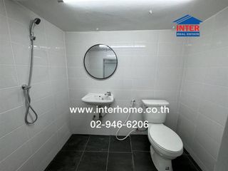 For sale 3 bedrooms retail Space in Lat Phrao, Bangkok