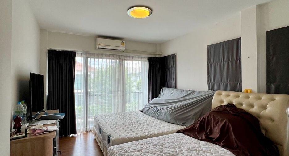 For sale 4 bedrooms house in Lat Krabang, Bangkok