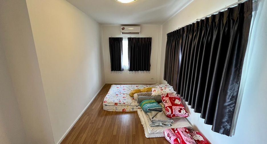 For sale 4 bedrooms house in Lat Krabang, Bangkok