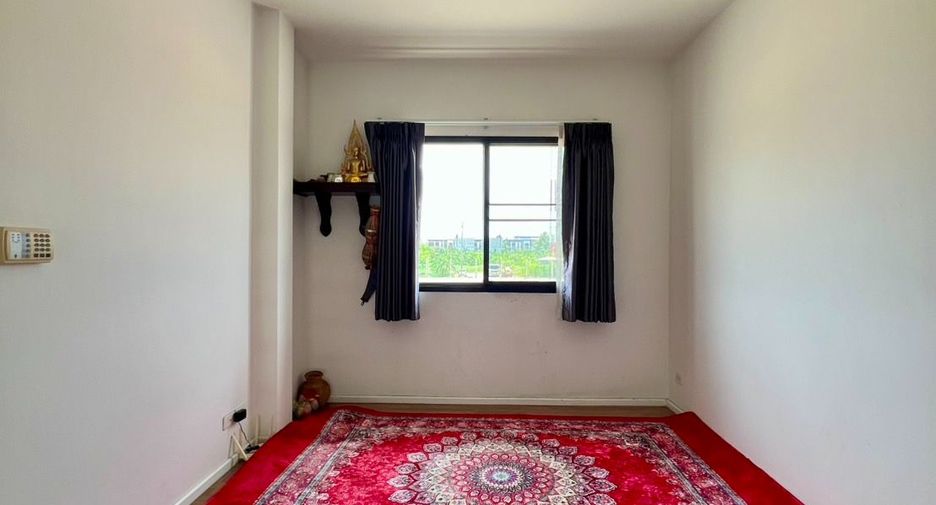 For sale 4 bedrooms house in Lat Krabang, Bangkok