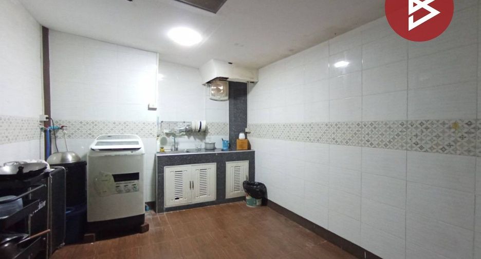 Casa adosada en venta de 3 habitaciones en Bang Pa-in, Phra Nakhon Si Ayutthaya