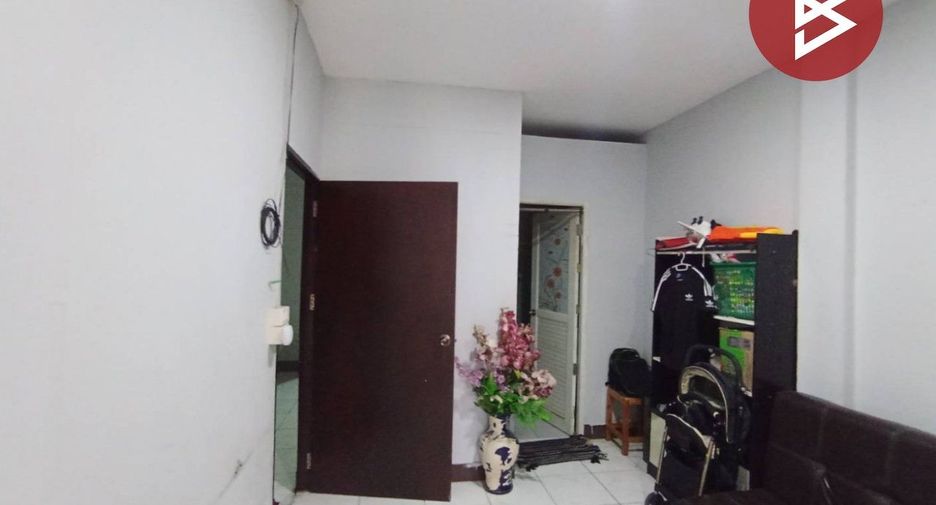 Casa adosada en venta de 3 habitaciones en Bang Pa-in, Phra Nakhon Si Ayutthaya