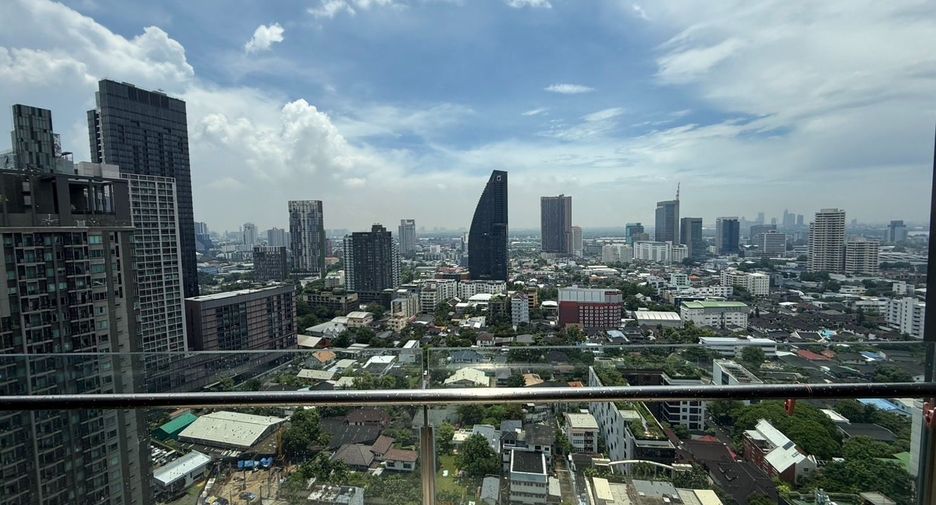 Condo en alquiler de 2 habitaciones en Khlong Toei, Bangkok