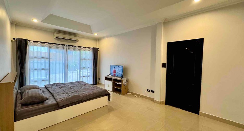 For rent 3 bedrooms villa in Bang Lamung, Chonburi
