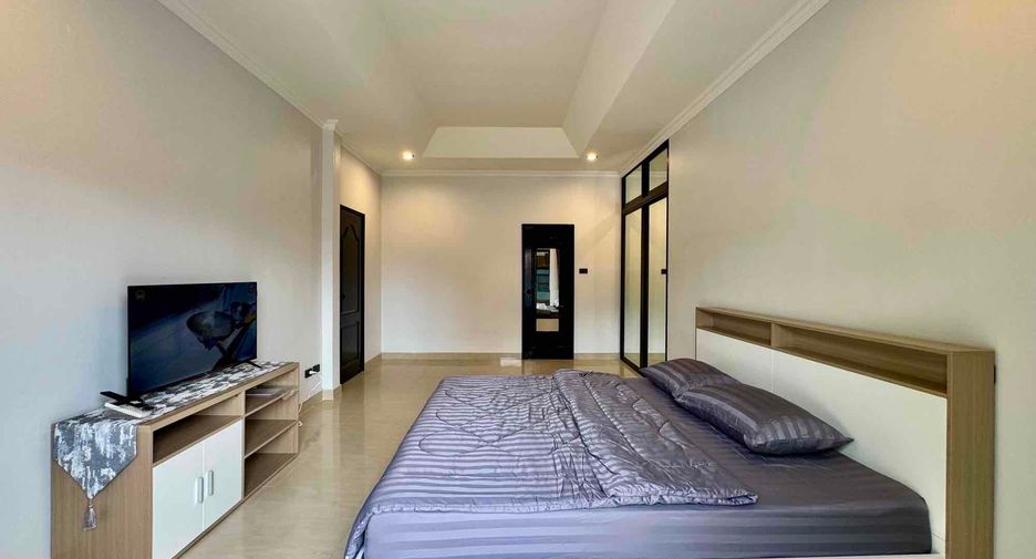 For rent 3 bedrooms villa in Bang Lamung, Chonburi