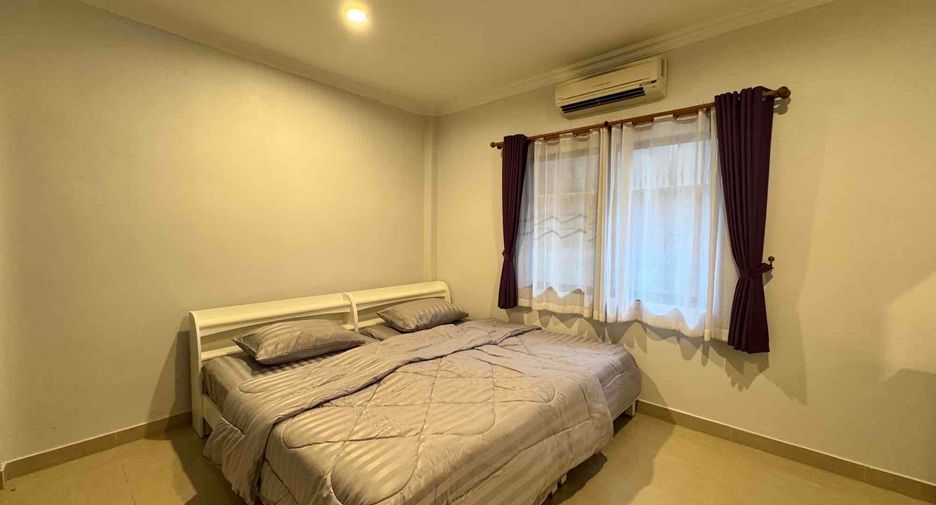 For rent 3 bedrooms villa in Bang Lamung, Chonburi