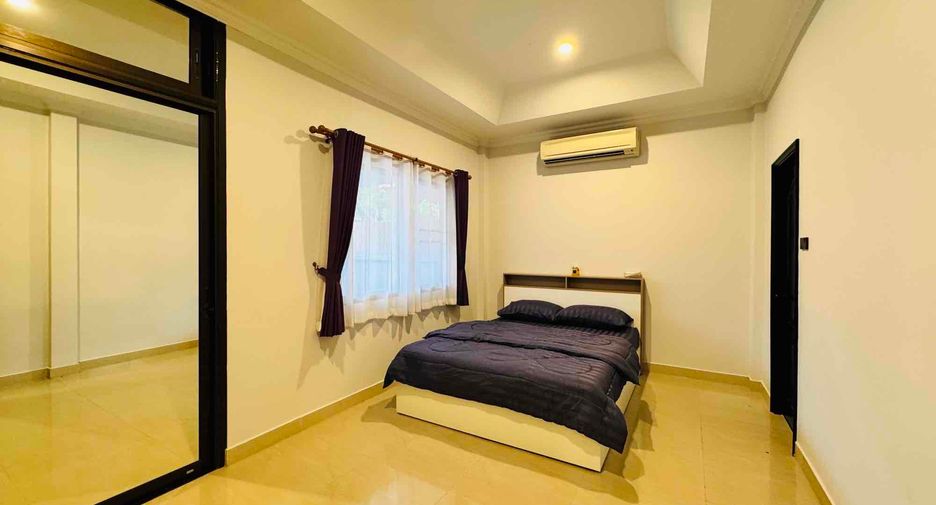 For rent 3 bedrooms villa in Bang Lamung, Chonburi