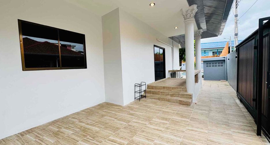 For rent 3 bedrooms villa in Bang Lamung, Chonburi