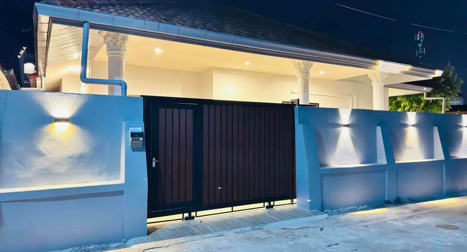 For rent 3 bedrooms villa in Bang Lamung, Chonburi