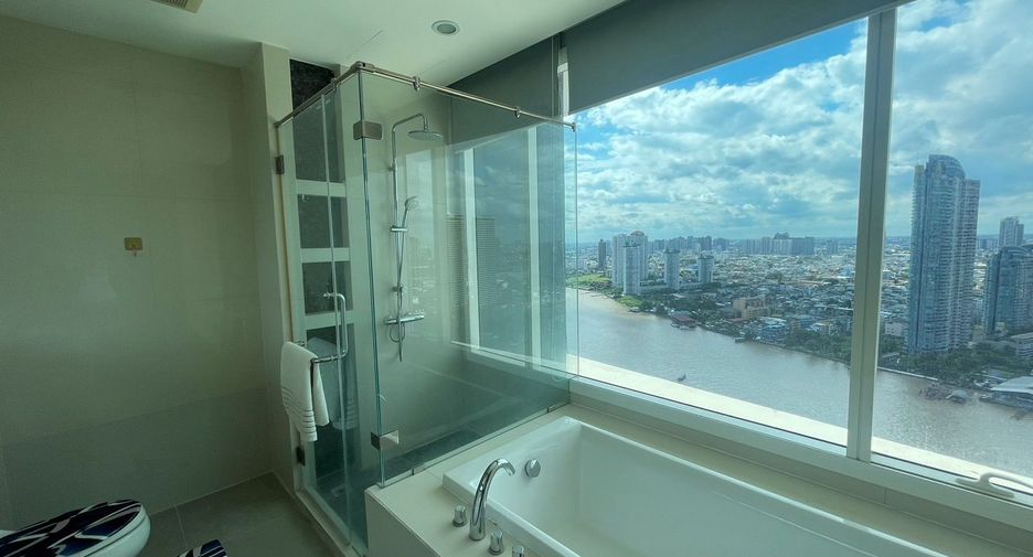 For rent 3 bedrooms condo in Bang Kho Laem, Bangkok
