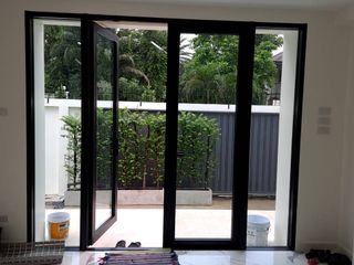Casa en alquiler y en venta de 4 habitaciones en Watthana, Bangkok