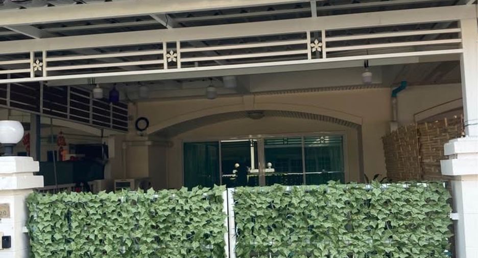 Casa adosada en alquiler de 2 habitaciones en Phasi Charoen, Bangkok
