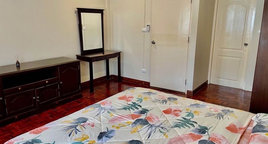 Casa adosada en alquiler de 2 habitaciones en Phasi Charoen, Bangkok