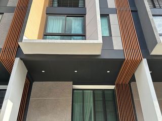 Аренда 3 спальни таунхаус в Пхаси Чароен, Бангкок