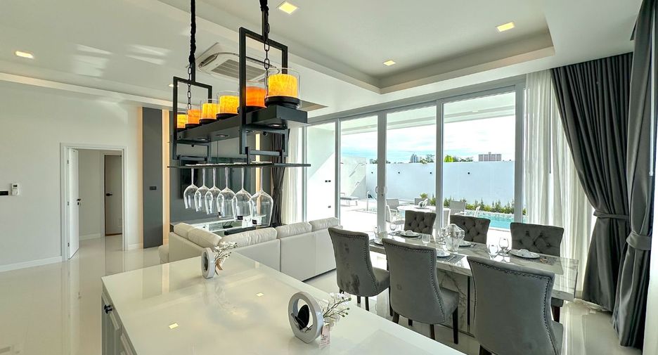 For sale 3 bedrooms villa in Bang Lamung, Chonburi
