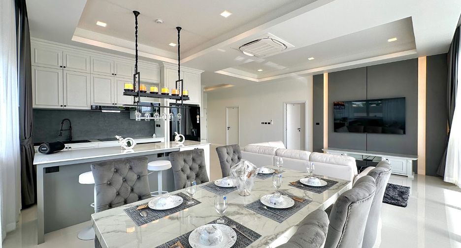 For sale 3 bedrooms villa in Bang Lamung, Chonburi