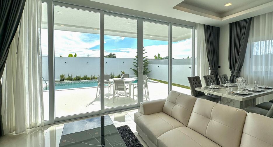 For sale 3 bedrooms villa in Bang Lamung, Chonburi