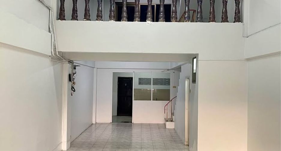 For sale 4 bedrooms retail Space in Thalang, Phuket