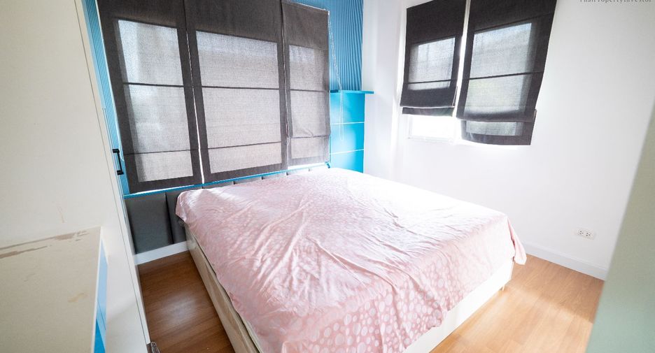 For sale 4 bedrooms house in Mueang Pathum Thani, Pathum Thani