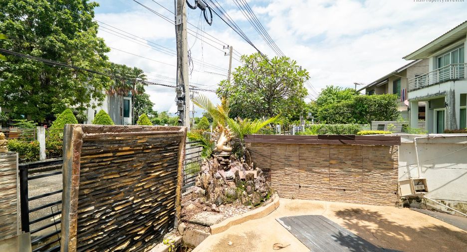 For sale 4 bedrooms house in Mueang Pathum Thani, Pathum Thani