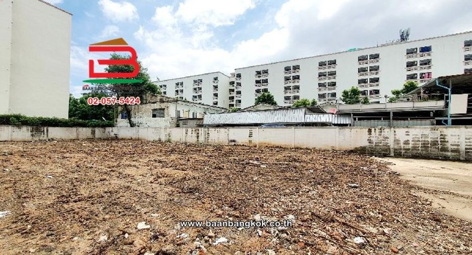 For rent そして for sale land in Bang Kapi, Bangkok