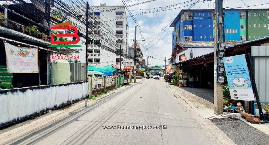 For rent そして for sale land in Bang Kapi, Bangkok