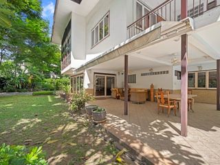 For sale 5 ベッドルーム house in Khlong Toei, Bangkok