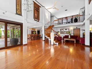 For sale 5 ベッドルーム house in Khlong Toei, Bangkok
