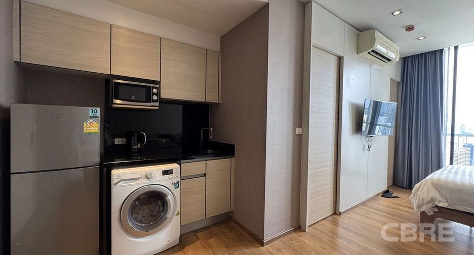 For sale 1 bed condo in Khlong Toei, Bangkok