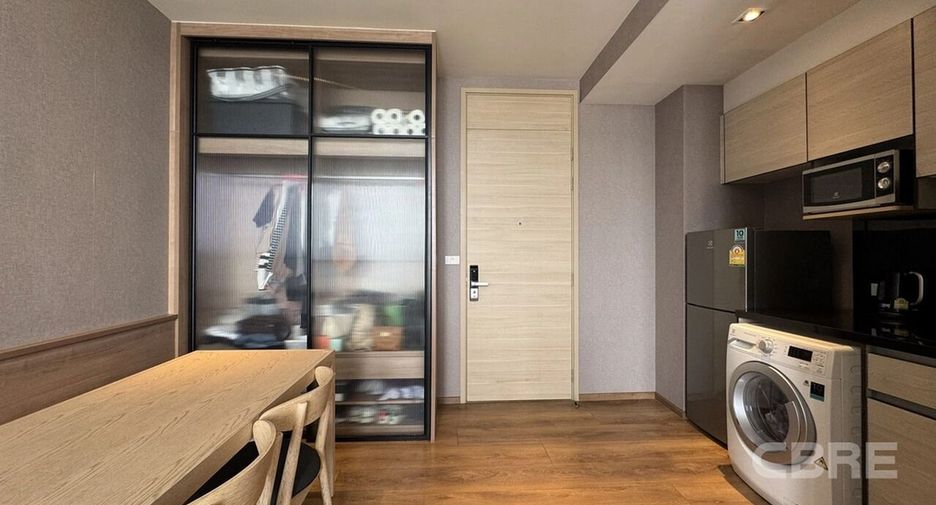 For sale 1 bed condo in Khlong Toei, Bangkok