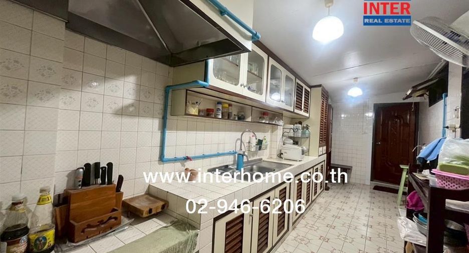 Haus zum Kauf mit 5 Zimmer in Bangkok Noi, Bangkok