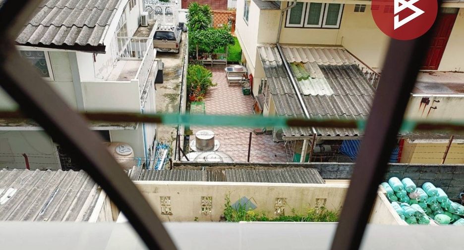 For sale retail Space in Lat Phrao, Bangkok